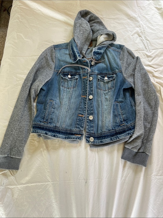 American Eagle Outfitters Jackets & Blazers - American Eagle Denim Jacket with Gray Hoodie Sleeves - Size XL (runs small)